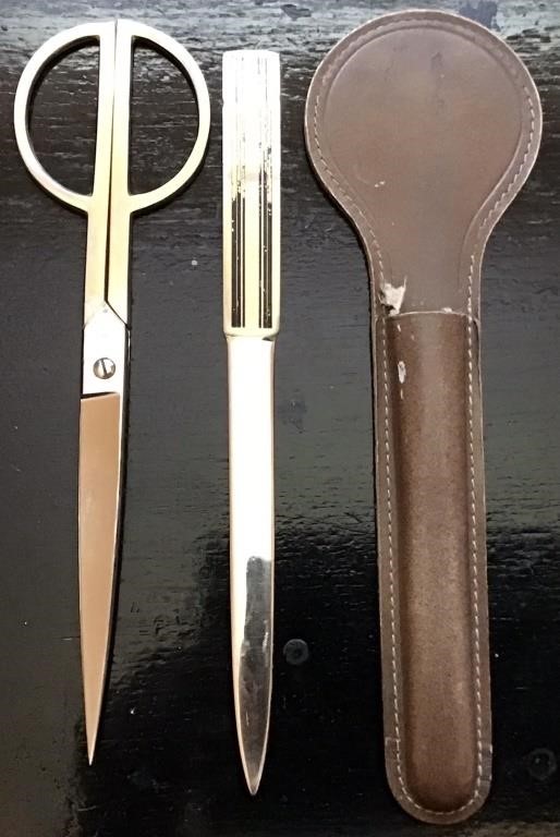 VINTAGE SCISSORS AND POUCH SHOEHORN