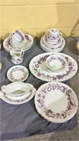 Set of 35 pieces of English Wedgwood china in the