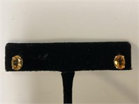 10kt Gold Topaz Earrings 0.5gr TW