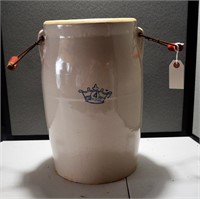 4 Gallon Crown Churn  with 2 handles