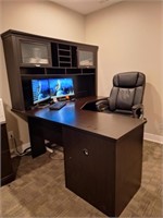 Hutch top Desk & Desk Chair
