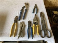 BOX OF ASSORTED PLIERS