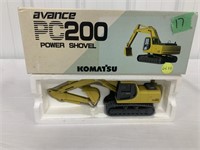 Avance PC 200 Komatsu Power Shovel