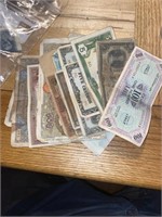 Foreign paper money, japan, italy, etc