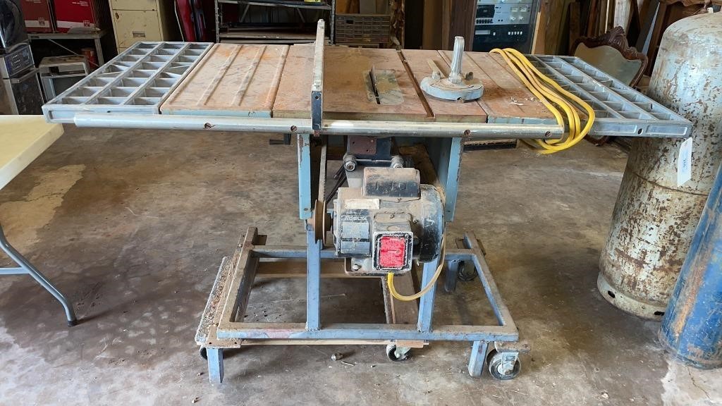 Delta 10" Table Saw