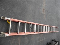 Fiberglass extension ladder 18' closed