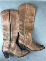 Size 7 Women's Leather Boots