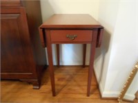 Drop Leaf Side Table with 1 Drawer