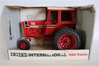 INTERNATIONAL 1566 TRACTOR ERTL 1/16