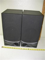 Garrard 522 Speakers 7 1/2 x 15 1/2 x 9