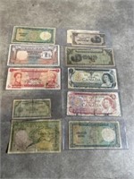 Assortment of foreign currency bills, total of 10