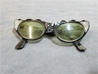 Vintage vintage blingy cat eye sunglasses