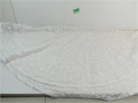 Lace Table Cloth - Round 48" dia