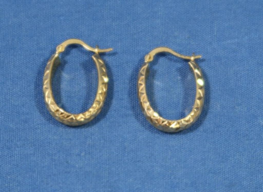 10K Hoop Earrings 1.1gr