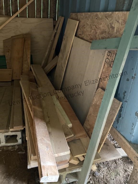 Metal and wood in barn Winning bidder to remove