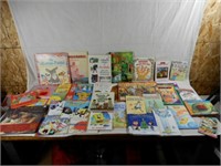 LARGE ASSORTMENT OF CHILDRENS BOOKS