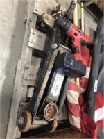 Floor jack, no handle, 18V drill/driver w/ batt,