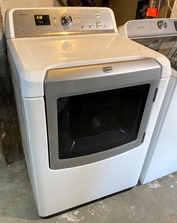 Maytag electric dryer- works good