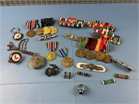 MILITARY RING /MEDALS & MORE VINTAGE