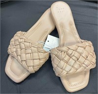 SIZE 8 WOMENS SANDALS