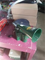 Kids genola metal toy phonograph.