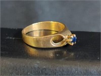 LADIES 14 KT GOLD SIZE 3 RING W/ SAPPHIRE STONE