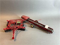 Ertl 1/16 International Elevator & Disc