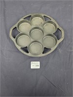 Lodge USA cast iron biscuit pan