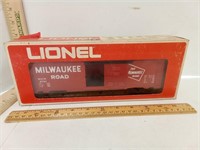 Lionel Milwaukee Road Box Car Nib