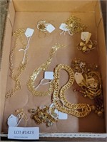 FLAT OF COSTUME JEWELRY GOLD-PLATED NECKLACES
