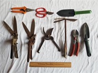 Garden Tools & Trimmers 1 Lot