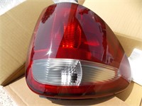 town and country, voyager 01-03 brake light asmbl