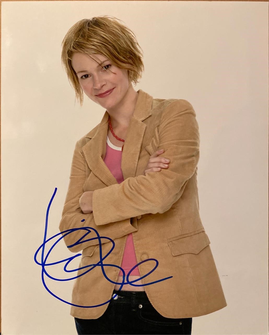 Leisha Hailey
signed photo