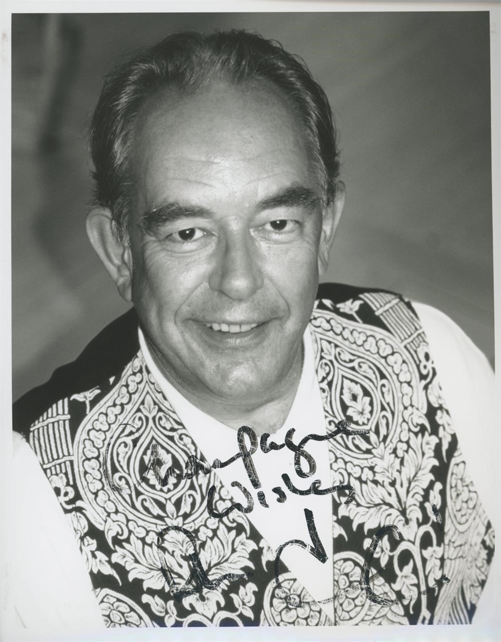 Robin Leach signed photo