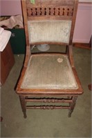 Wooden frame cloth chair