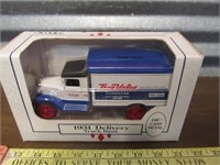 Ertl Die Cast True Value 1931 Delivery Truck Bank