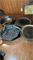 Cast Iron Skillets & Griddle Pans