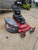 EXMARKS COMMERCIAL MOWER WITH GRASS CATCHER RUNS