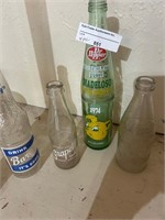 4 pcs Vintage Bottles