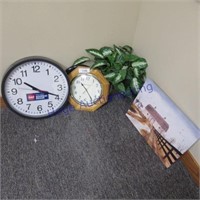 3 battery clocks, 1 canvas print, plant