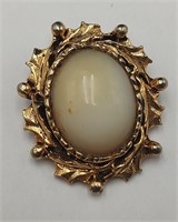 Oval Cream Colored Pin w/Holly Leaves & Berries