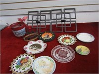 Décor lot. Wall art candles and plates.