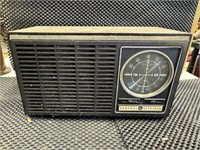 GE AM/FM Radio Model 7-411OC
