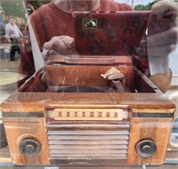 Vintage RCA Victor Radio, Record Player