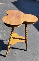 Oak lamp table, quarter sawn top, bottom shelf