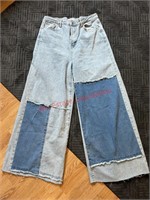 Junior’s Almost Famous Jeans Size 13 (Back House)
