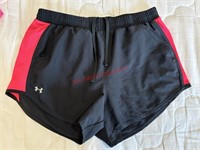 Under Armour Shorts Size Small (Back House)