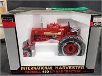 IH 450 LP Tractor SpecCast