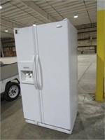 Refrigerator-