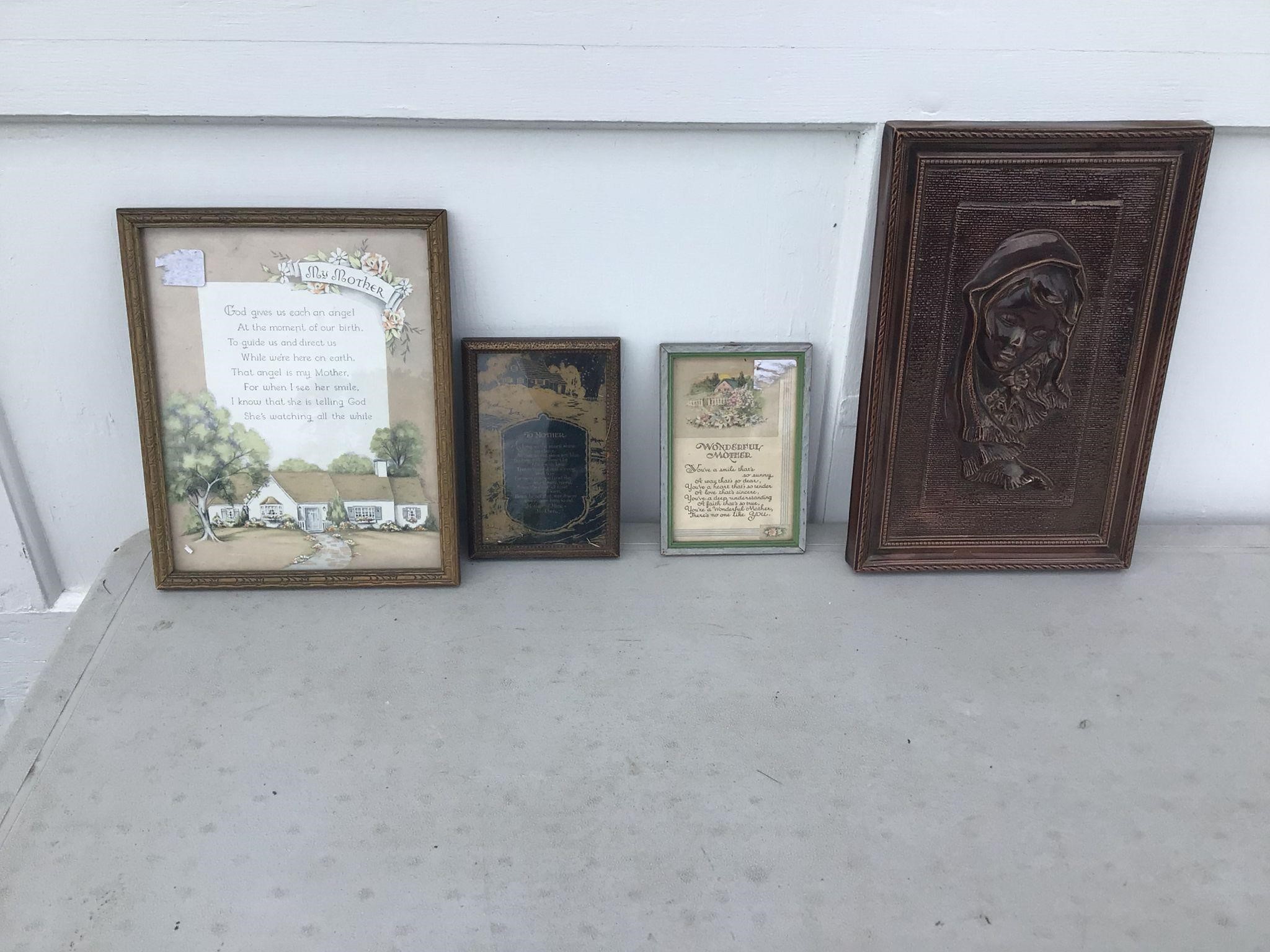 3 PICTURE FRAMES AND A WALL ACCESORY PLAQUE